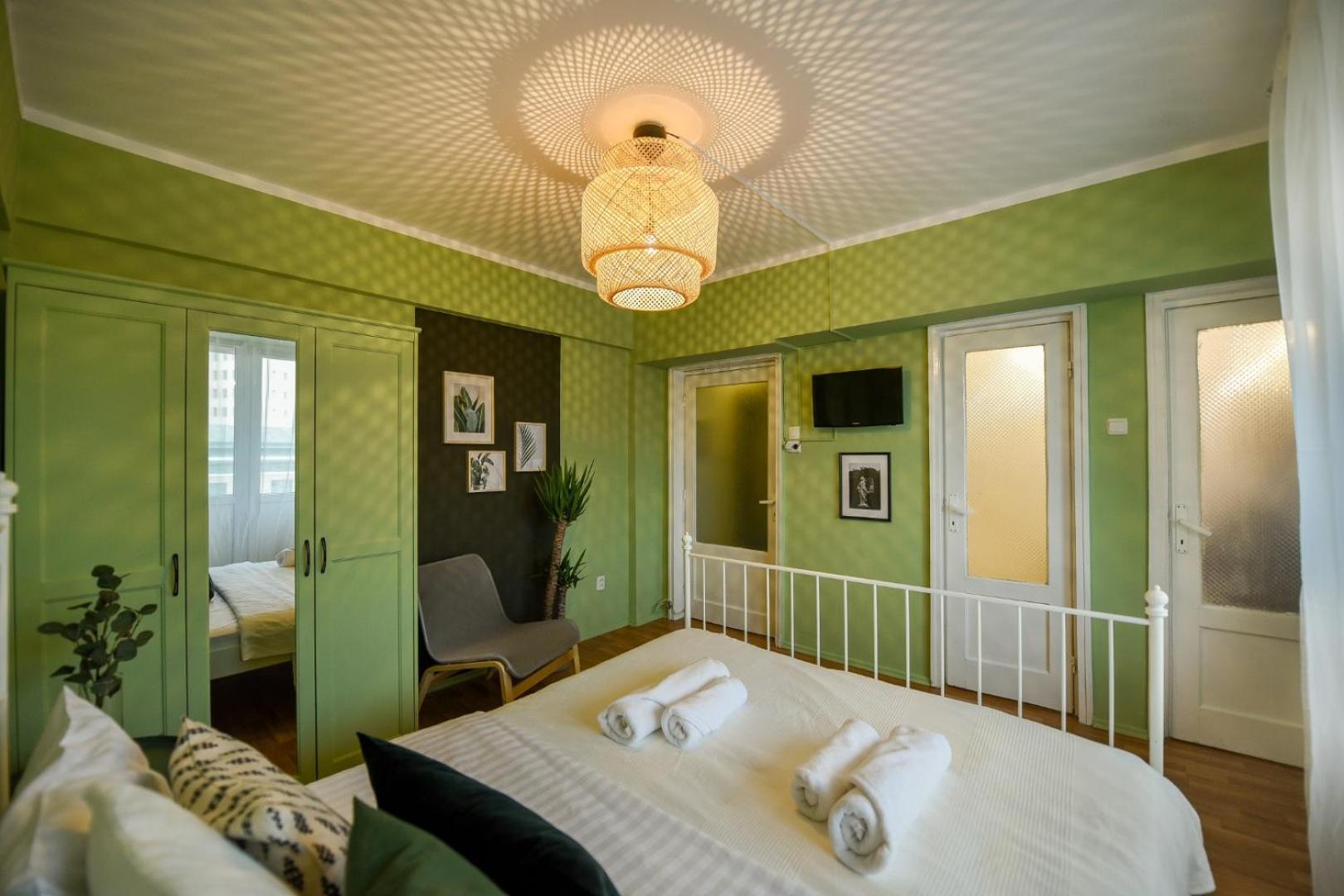 Chic Accommodation With Breathtaking Views Over Calea Victoriei - Your Central Heaven 布加勒斯特 外观 照片