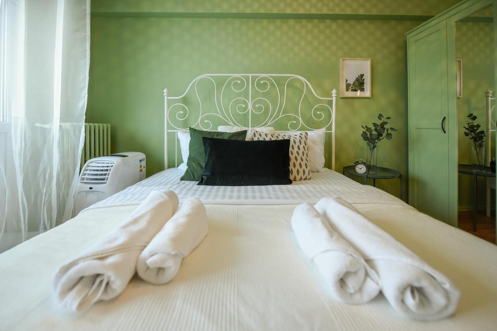 Chic Accommodation With Breathtaking Views Over Calea Victoriei - Your Central Heaven 布加勒斯特 外观 照片