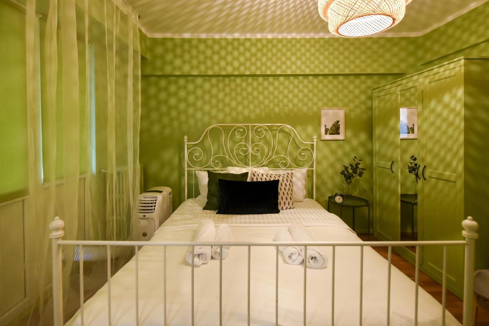 Chic Accommodation With Breathtaking Views Over Calea Victoriei - Your Central Heaven 布加勒斯特 客房 照片